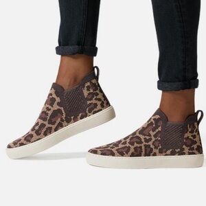 Rothy’s Chelsea Boot Wildcat Leopard Limited Edition Size 8.5 Slip on Sneakers